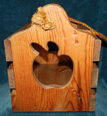 AWESOME LARGE HAND CRAFTED PINE WOOD APPLE CUT OUT CRATE/BOX WITH ROPE HANDLE!