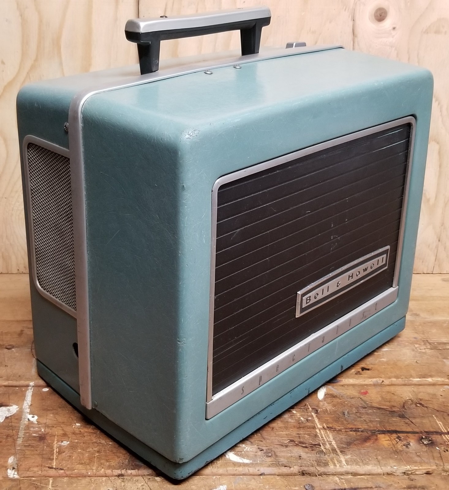 Vintage Bell & Howell Filmosound Specialist Autoload 552 16mm Projector