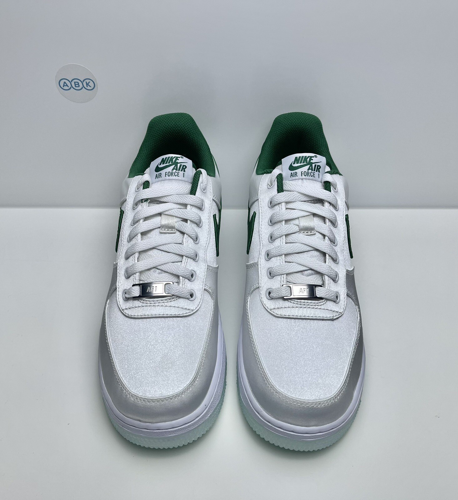 Women's Nike Air Force 1 '07 Trainers Satin White Sport Pine