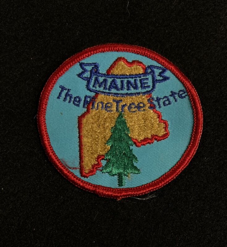 MAINE THE PINE TREE STATE Vintage Ski Patch Badge Resort Travel Souvenir
