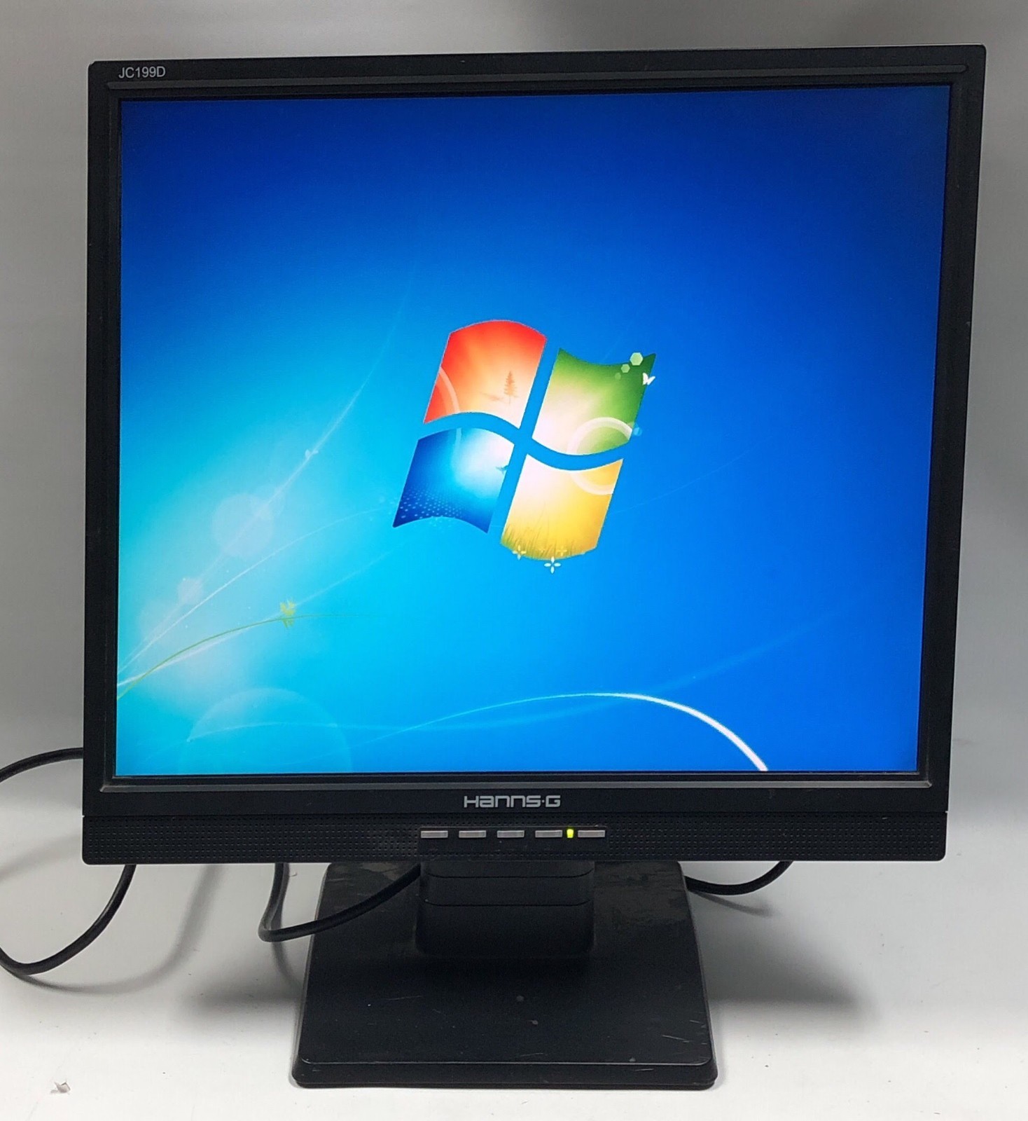 Монитор с динамиками встроенными. Монитор со встроенными колонками. Монитор benq 21. Nec lcd 170. Монитор со встроенными колонками.