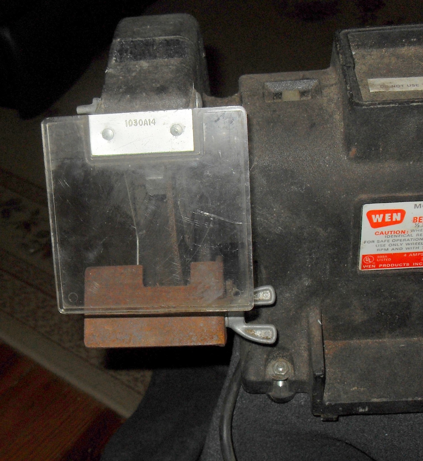 WEN Model 1800 2 stone 6 inch Grinder 110 Volts 4 Amps Nice Lightly used Tool