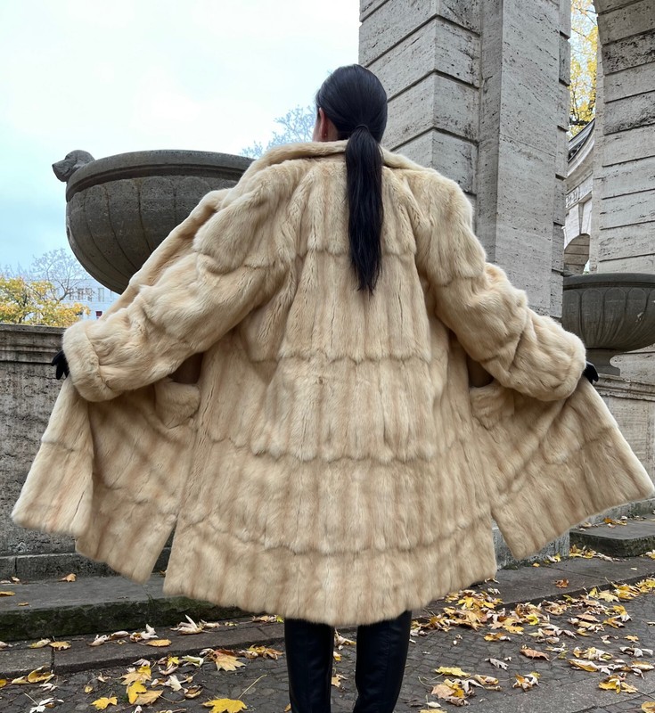 Feh Mantel EichhÃ¶Rnchen â Supersoft !!! Wie Nerz ! CremeweiÃ Beige  GrÃ¶ÃE 38â50 