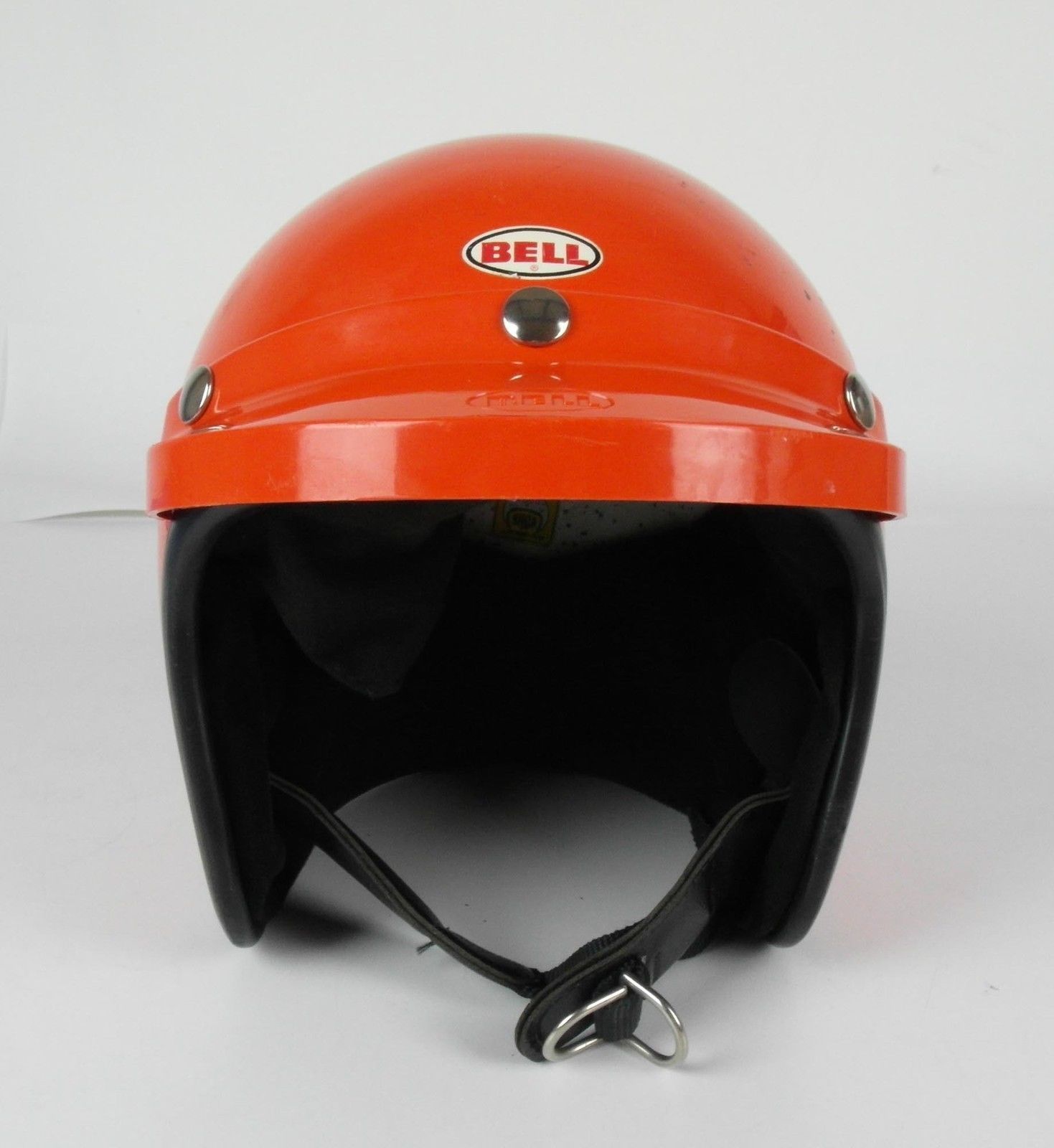 Mercancía Bell ropa, y los medios de comunicación