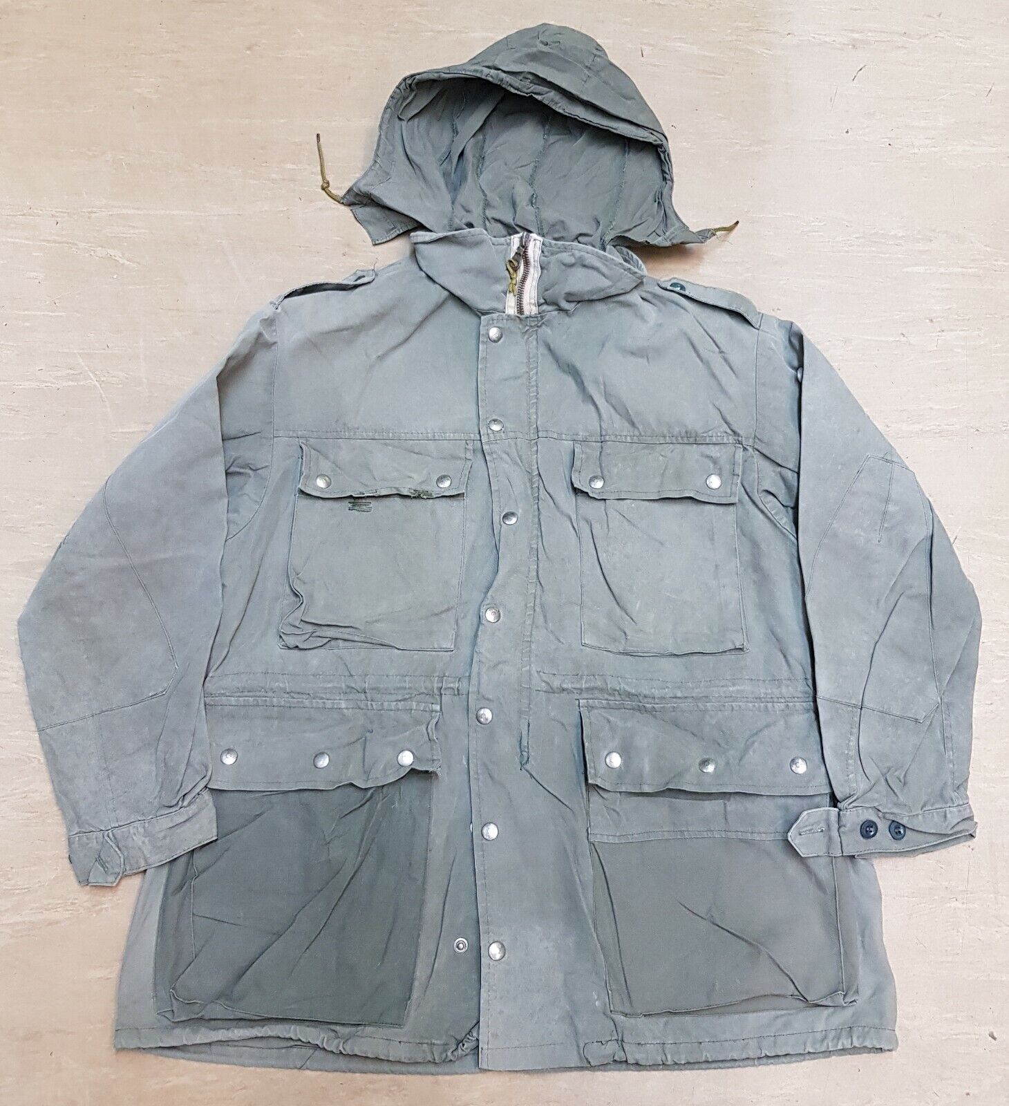 Vintage 70s Swiss Army Full Zip Hooded Field Military Parka Vintage 70s Swiss Army Full Zip Hooded Field Military Parka