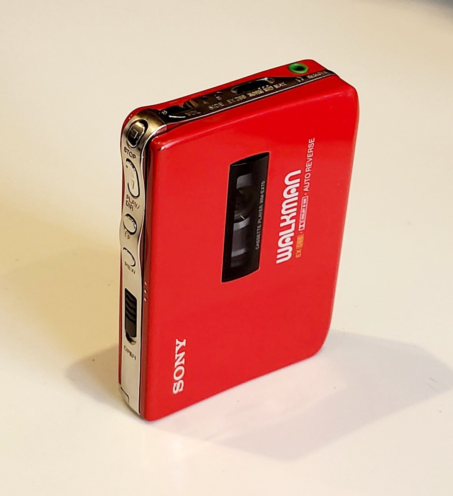 SONY/ソニー　カセットウォークマン　WM-EX70　レッド Sony WM-EX70 ▷ Walkman.land