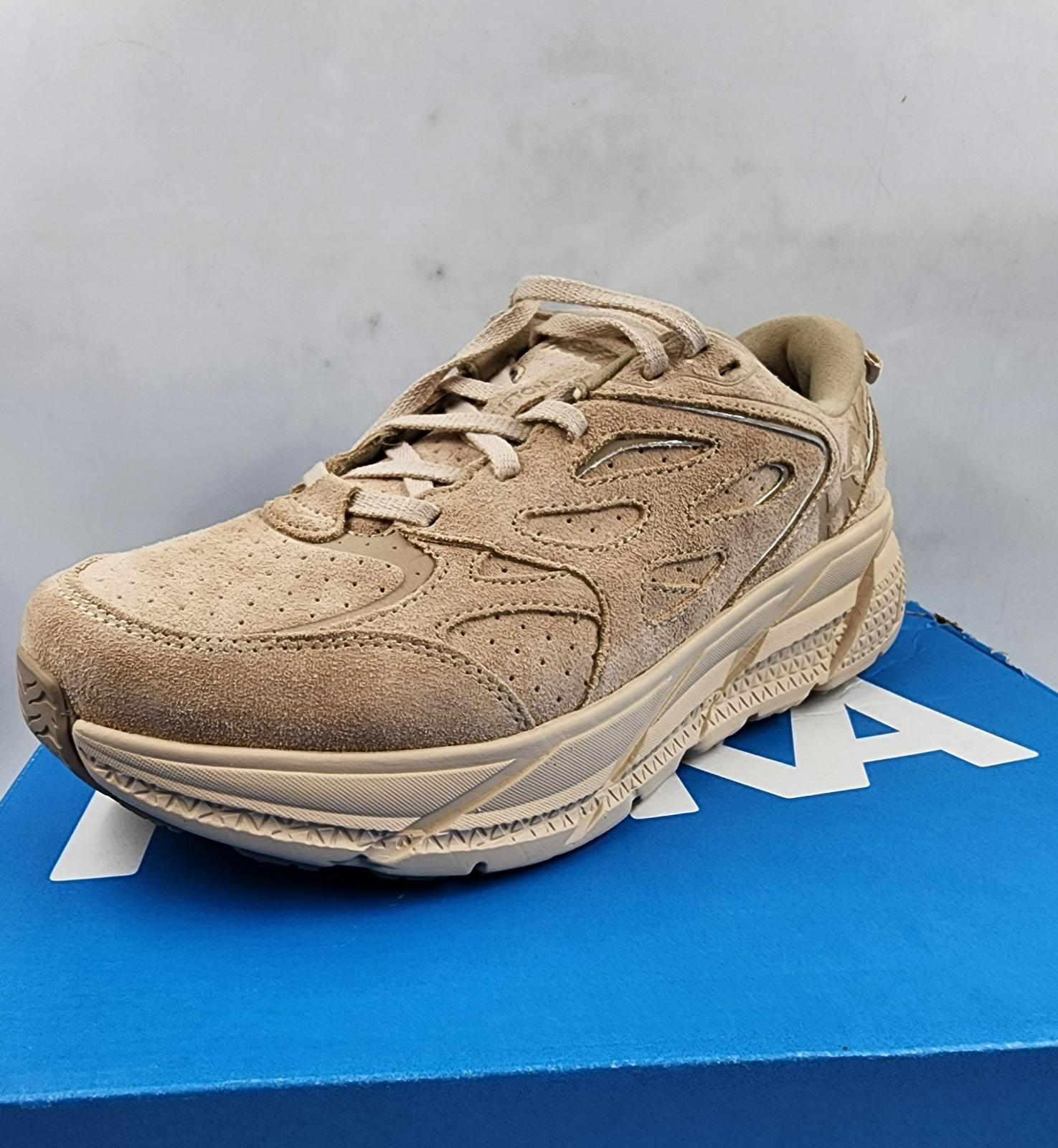 HOKA Clifton L Suede Low Top Sneakers Unisex 10W/9M Light Tan Round Toe Lace Up - Picture 7 of 19