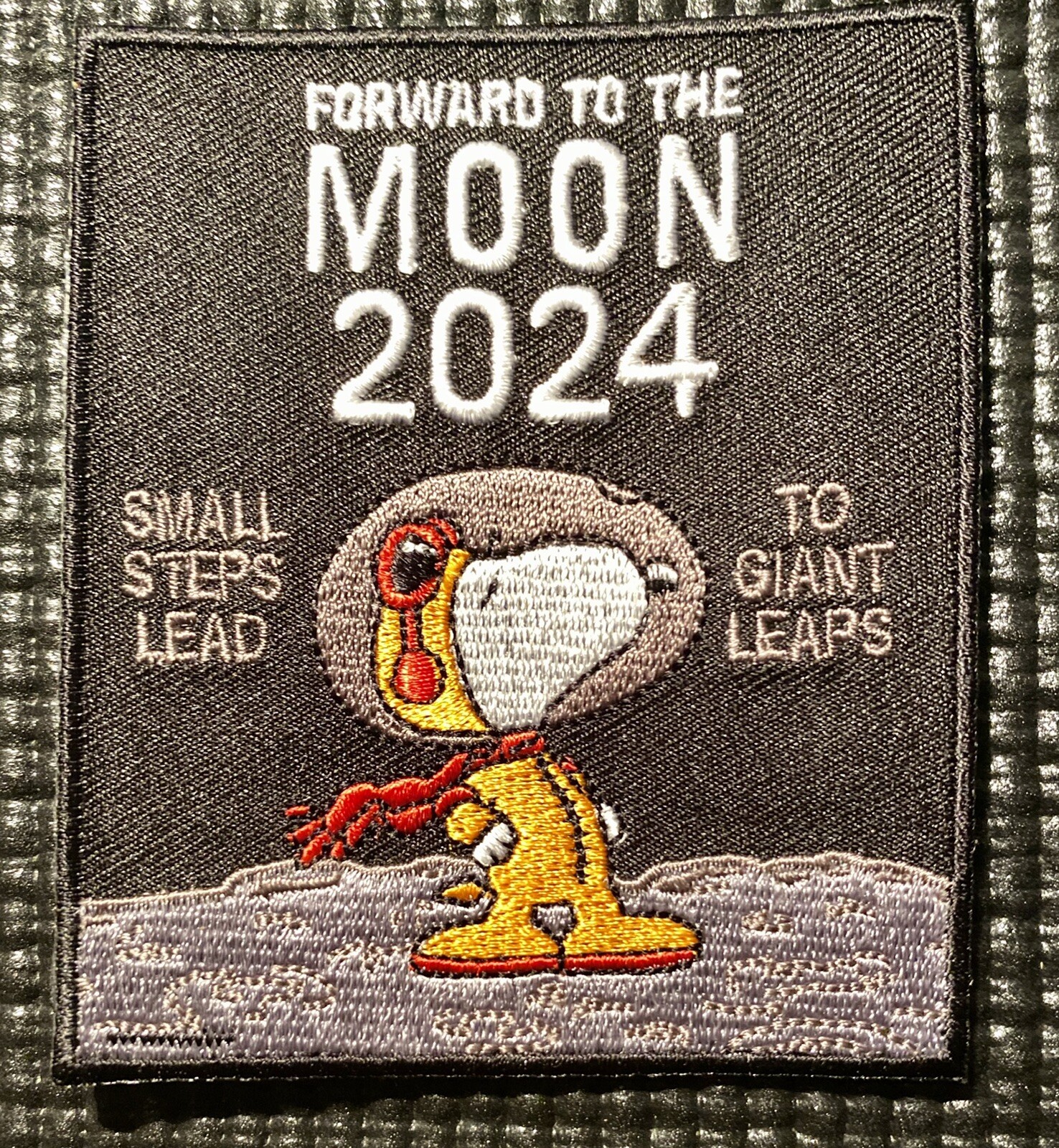 человек на луне без скафандра. Mooned 2024. плакат yesterday now tomorrow. Mooned 2024. Was wollen wir trinken ноты для флейты.