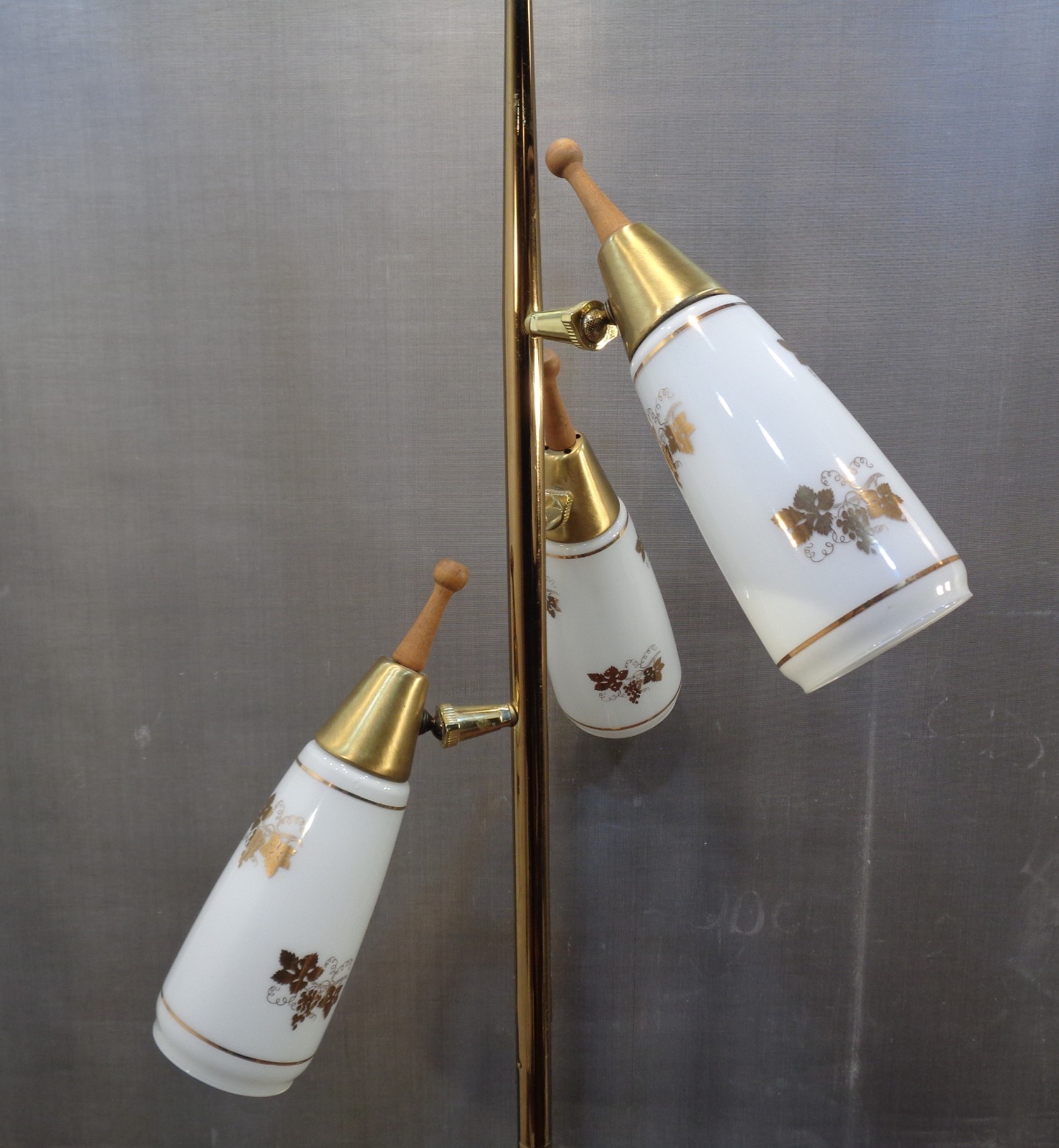 Vintage Mid Century Modern Floor Lamp Glass Shades Nice & Classy