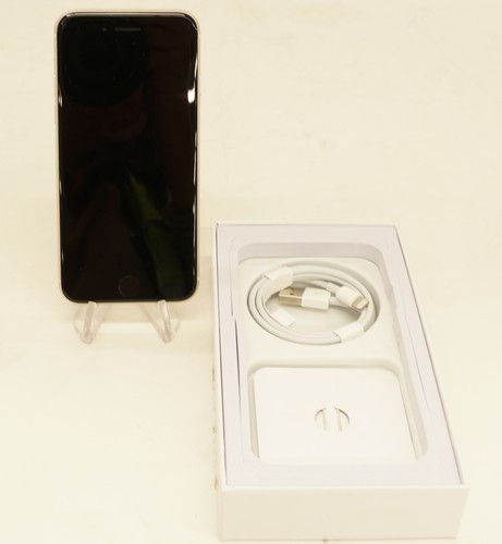 iPhone3台 5886】iPhone SE3第3世代 スターライト 64GB simフリー Apple