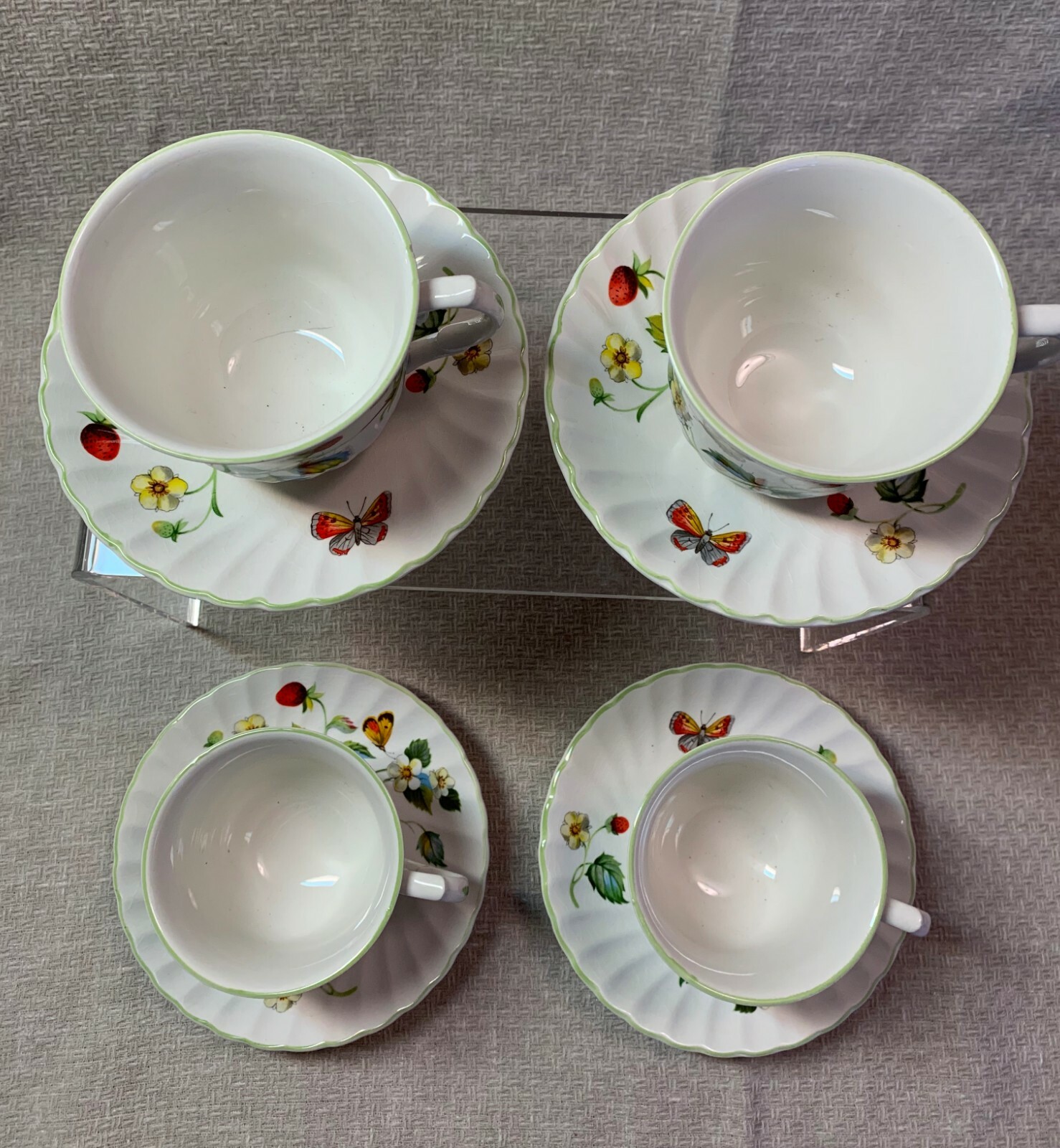 James Kent Staffordshire Old Foley Strawberry Made England- Set 4 Cups & Saucers