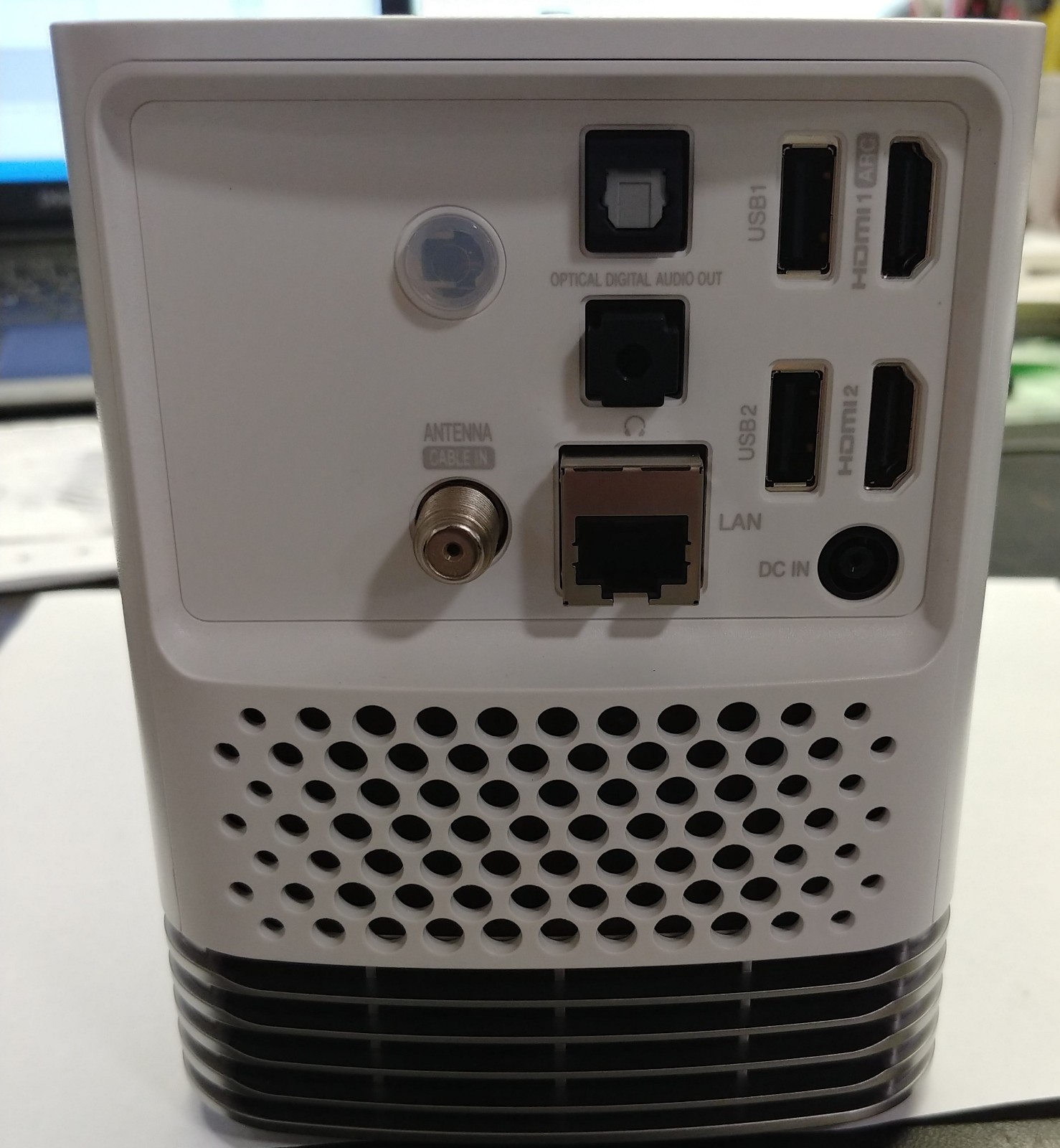 LG HF80JA DLP Projector
