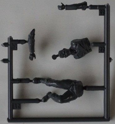 Tamiya 35270 1/35 Sd.Kfz.222 le.PzSpWg 2cm Ausf.A crew figure only