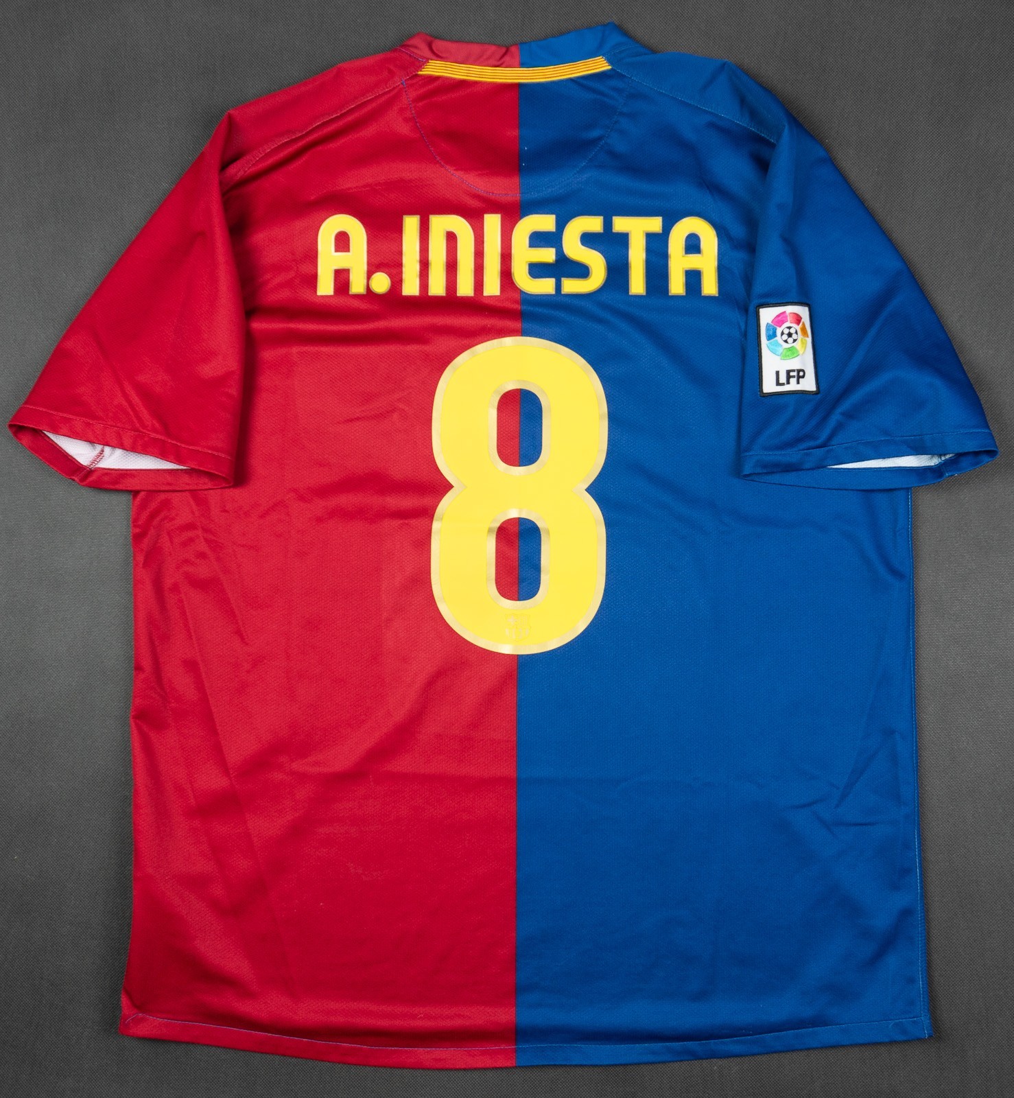 極美品 NIKE BARCELONA 15-16 #8 INIESTA FC Barcelona 2015/16 Home - Andres Iniesta 8 Spain, | Depop