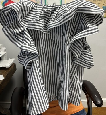 Touch Me Boutique Back Button Blouse Stripe Women large Ruffle Sleeveless  Shirt