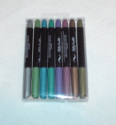 8 KELLY CREATES METALLIC BRUSH PENS THAT SHINE ON BOTH BLACK & WHITE PAPER