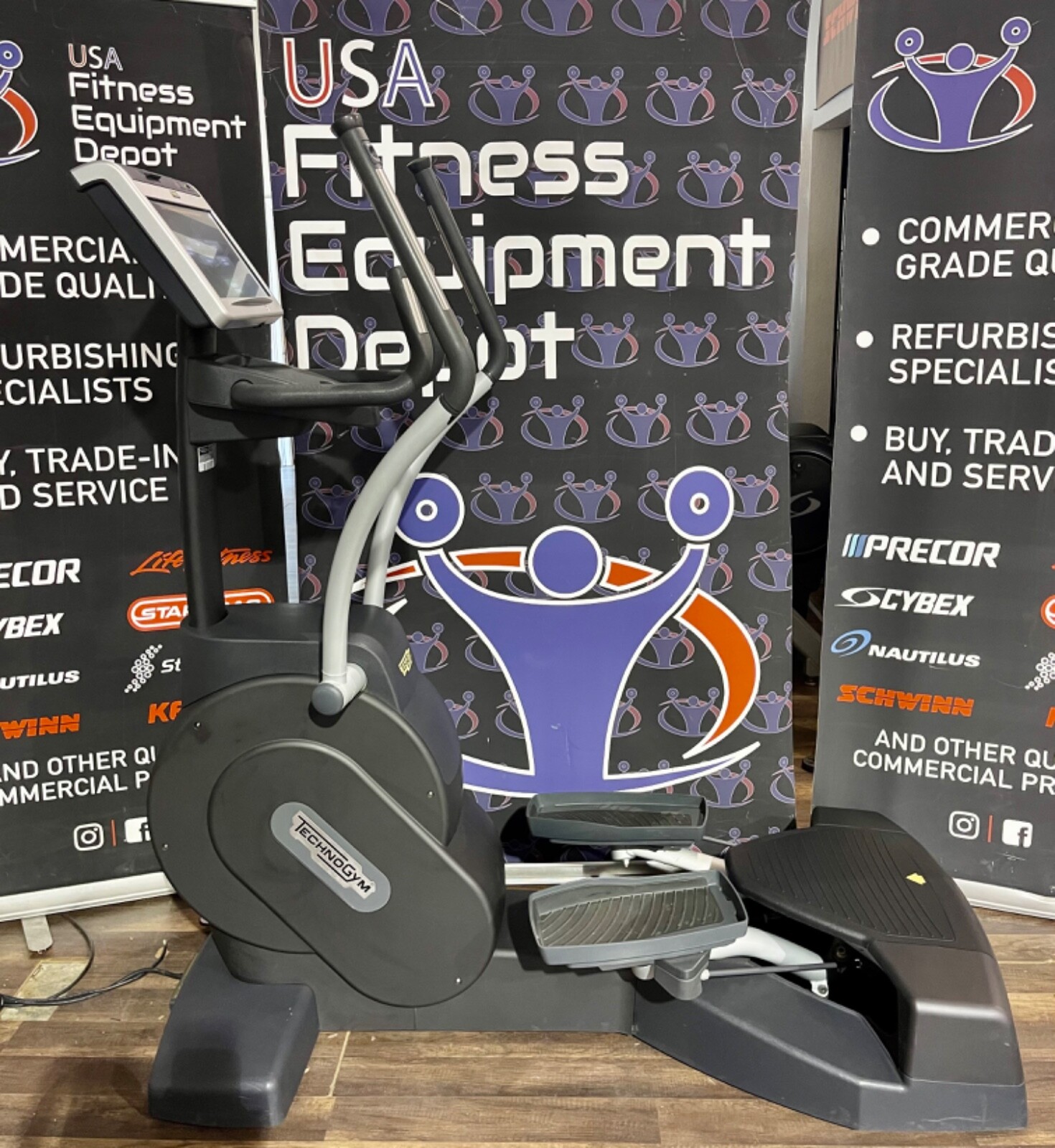 TechnoGym Crossover 700 Series w/Visio Console *Refurbished*