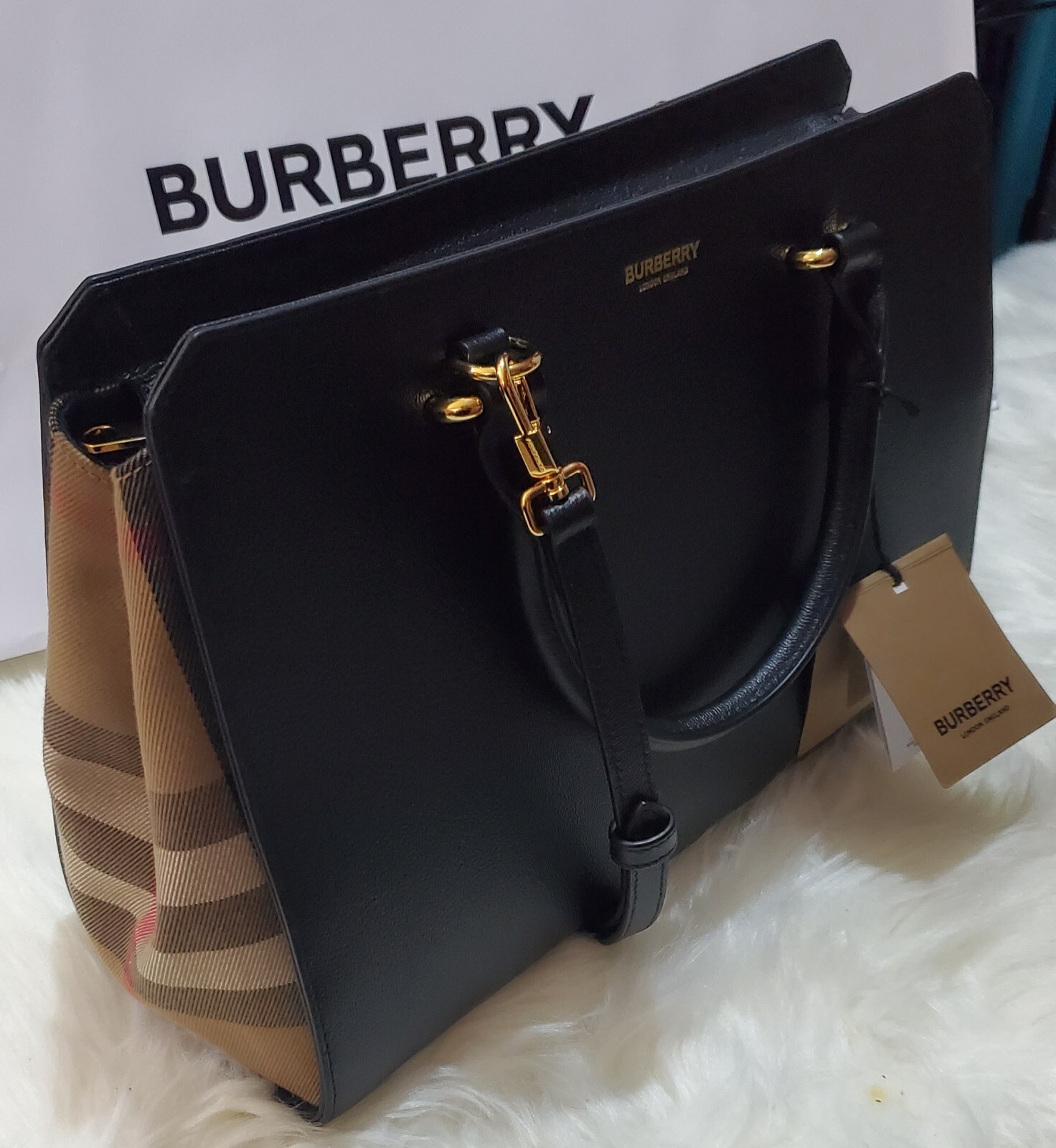 【BURBERRY】MN BANWELL サイドチェック２ウェイショルダー BURBERRY】MN BANWELL サイドチェック2ウェイショルダー