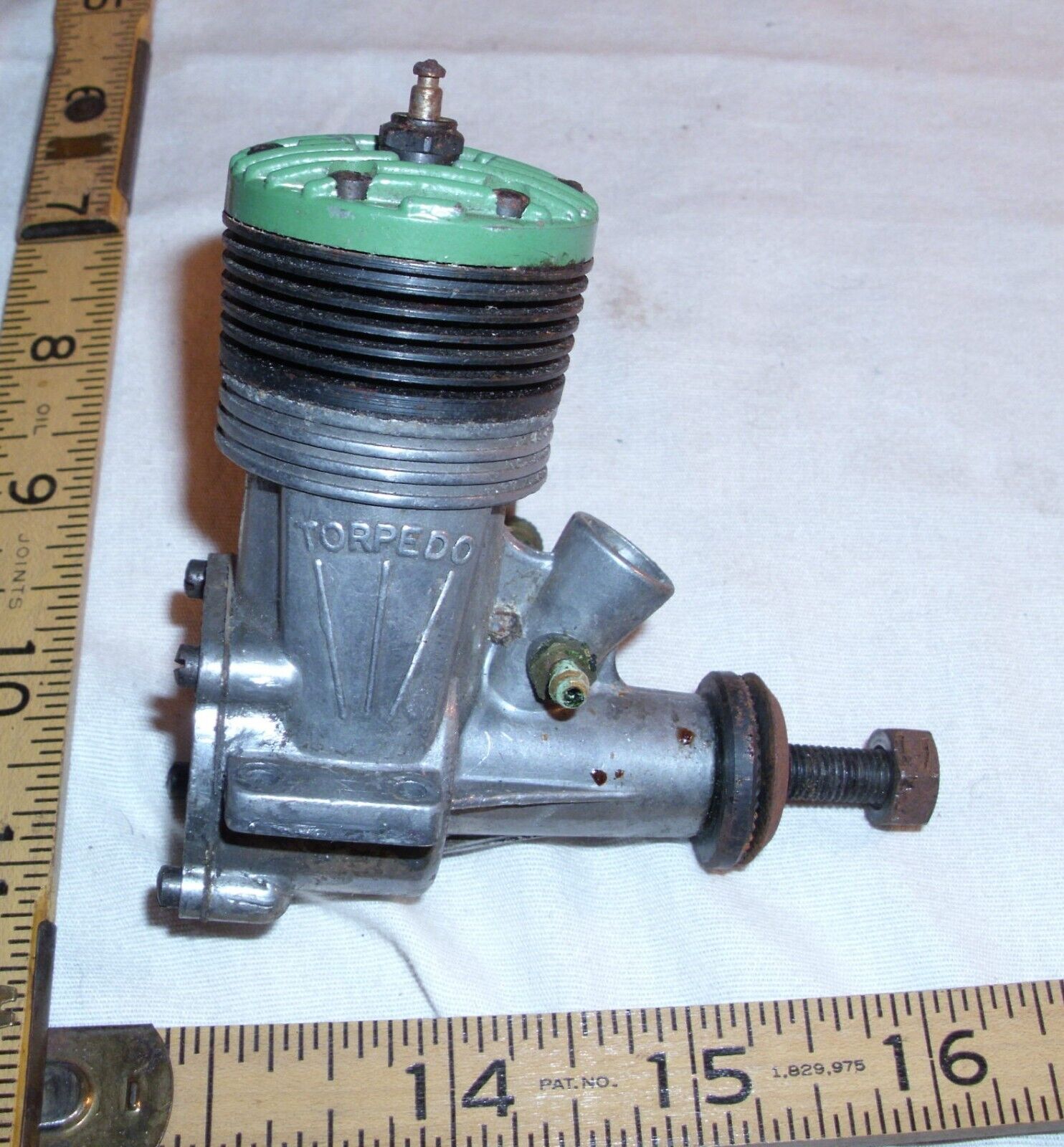K&B TORPEDO 35 GREEN HEAD ENGINE FOR GAS AIRPLANE OR TETHER K&B TORPEDO 35 GREEN HEAD ENGINE FOR GAS AIRPLANE OR TETHER