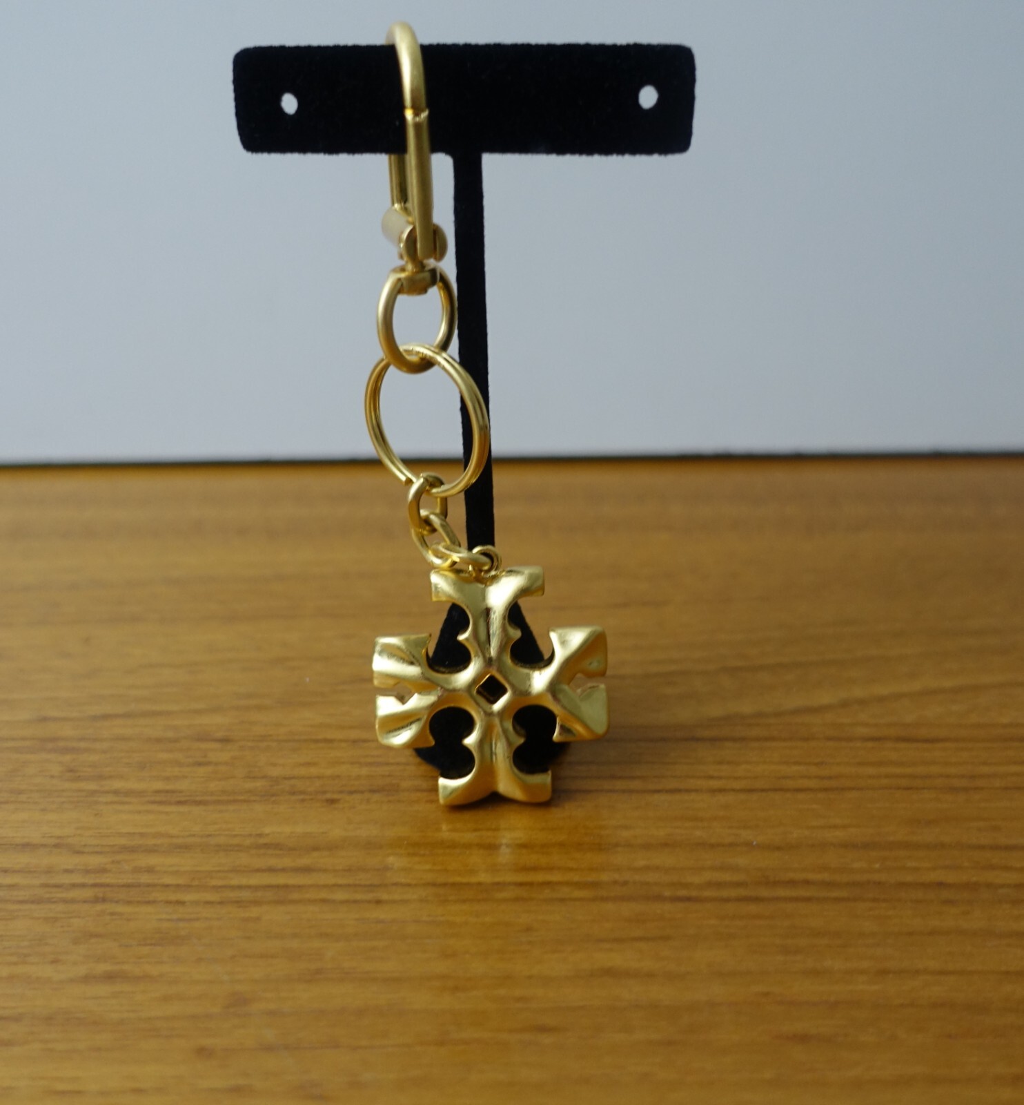 すぐ届く♪SALE!!☆Tory Burch KIRA LLIC TASSEL KEY TORY BURCH CARVED KIRA KEY RING | eBay