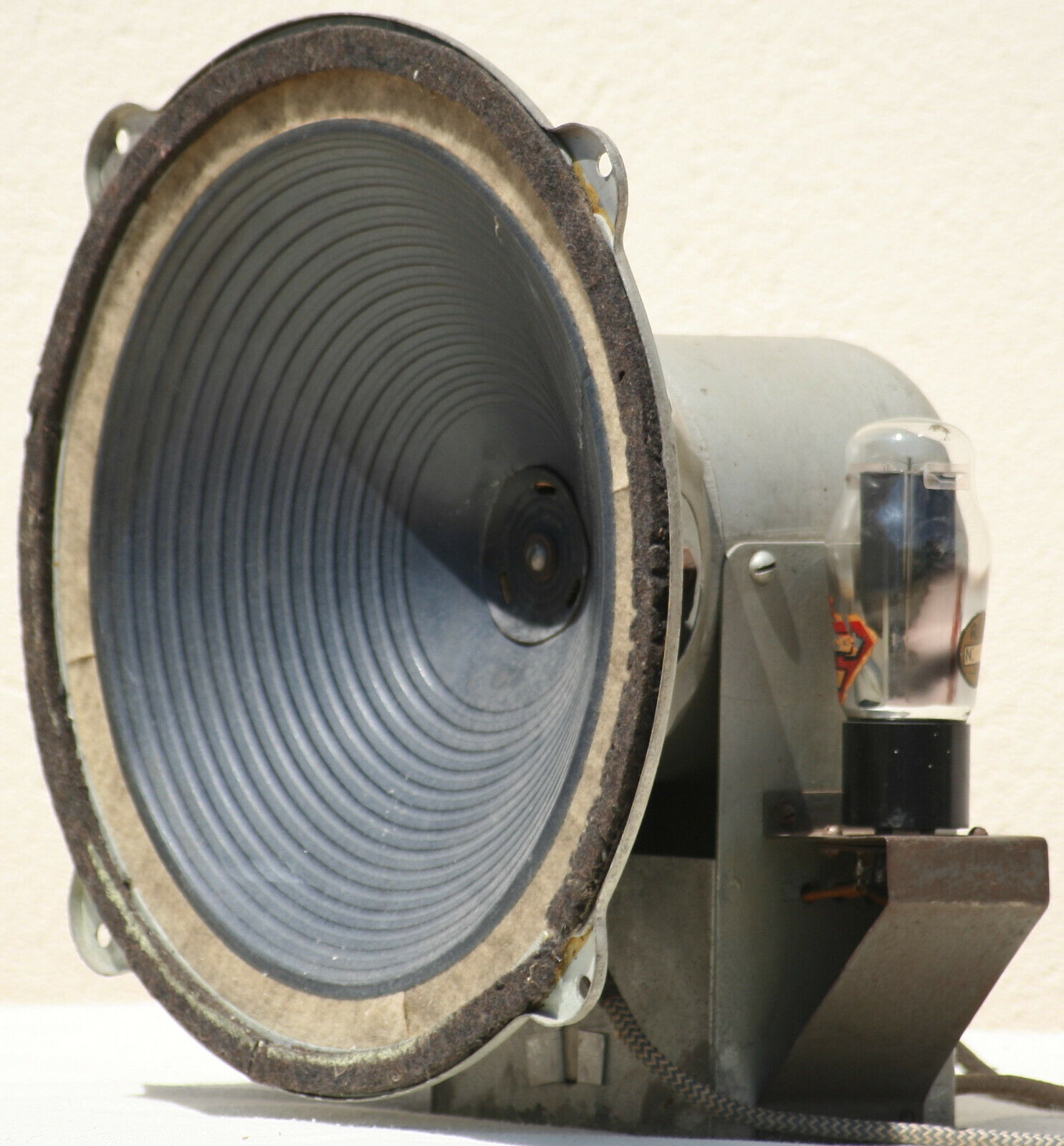 Vintage Loud Speaker Field Coil Full Range Horn Vintage Loud Speaker Field Coil Full Range Horn