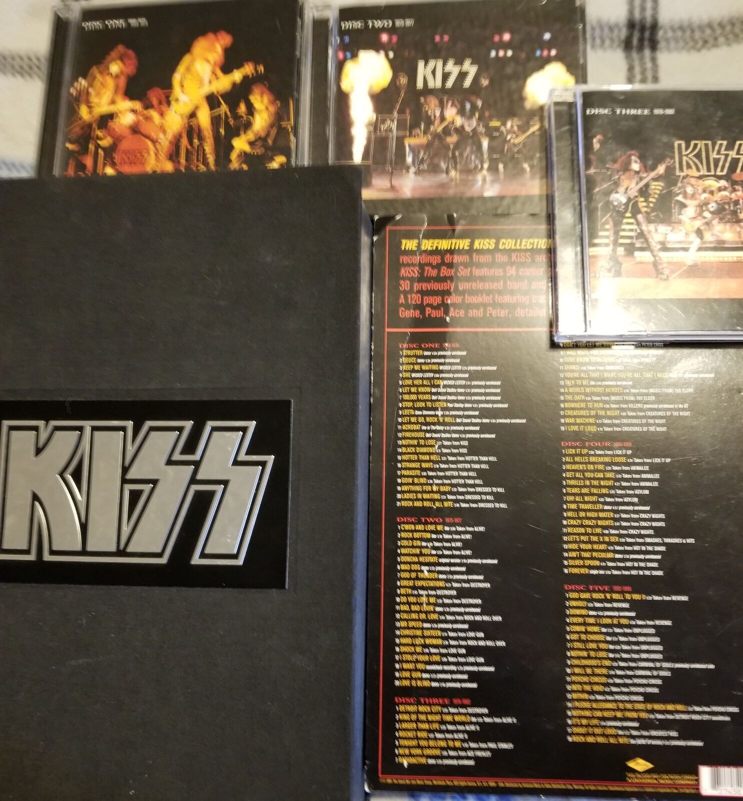 KISS - THE DEFINITIVE KISS COLLECTION BOX SET 5 CDS, BOOK KISS - THE DEFINITIVE KISS COLLECTION BOX SET 5 CDS, BOOK