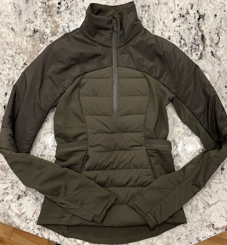 【lululemon】オリーブグリーン ダウンジャケット サイズ4 Lululemon Down For It All Pullover Jacket Size 0 Dark Olive