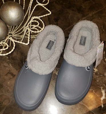crocs blitzen polar fleece clog