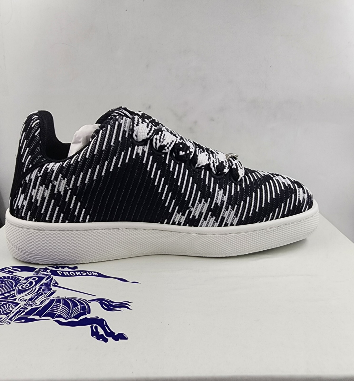 Burberry Check Knit Low Top Sneakers Men's 43/10US Black/White Lace Up Closure - Picture 10 of 17