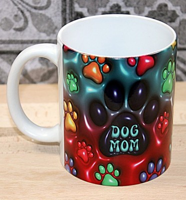 Dog Mom Kaffeetasse – Bunte Hundepfoten Rundum-Design (300ml)