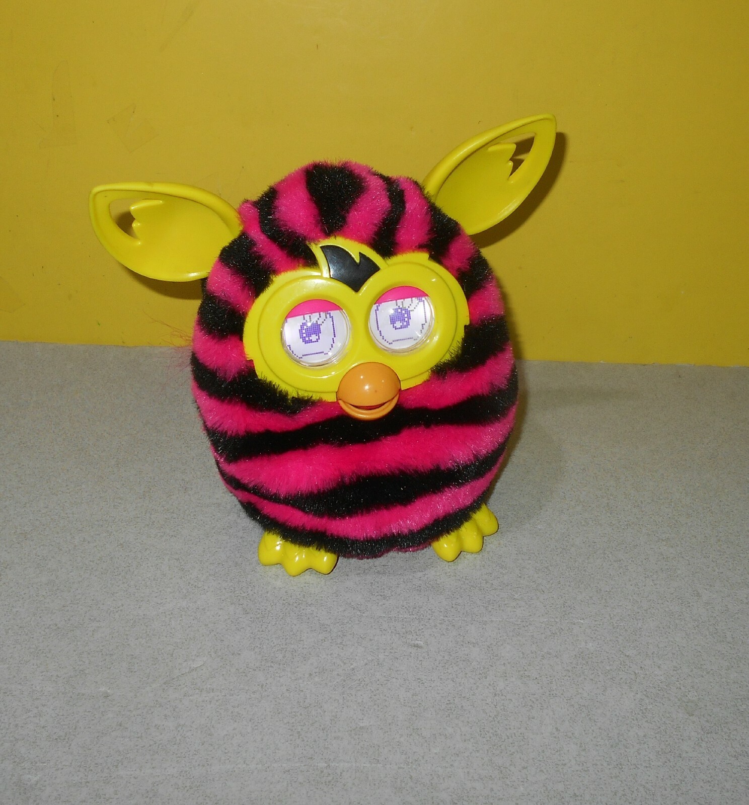 2012 FURBY Boom Interactive Electronic Talking Digital Eyes