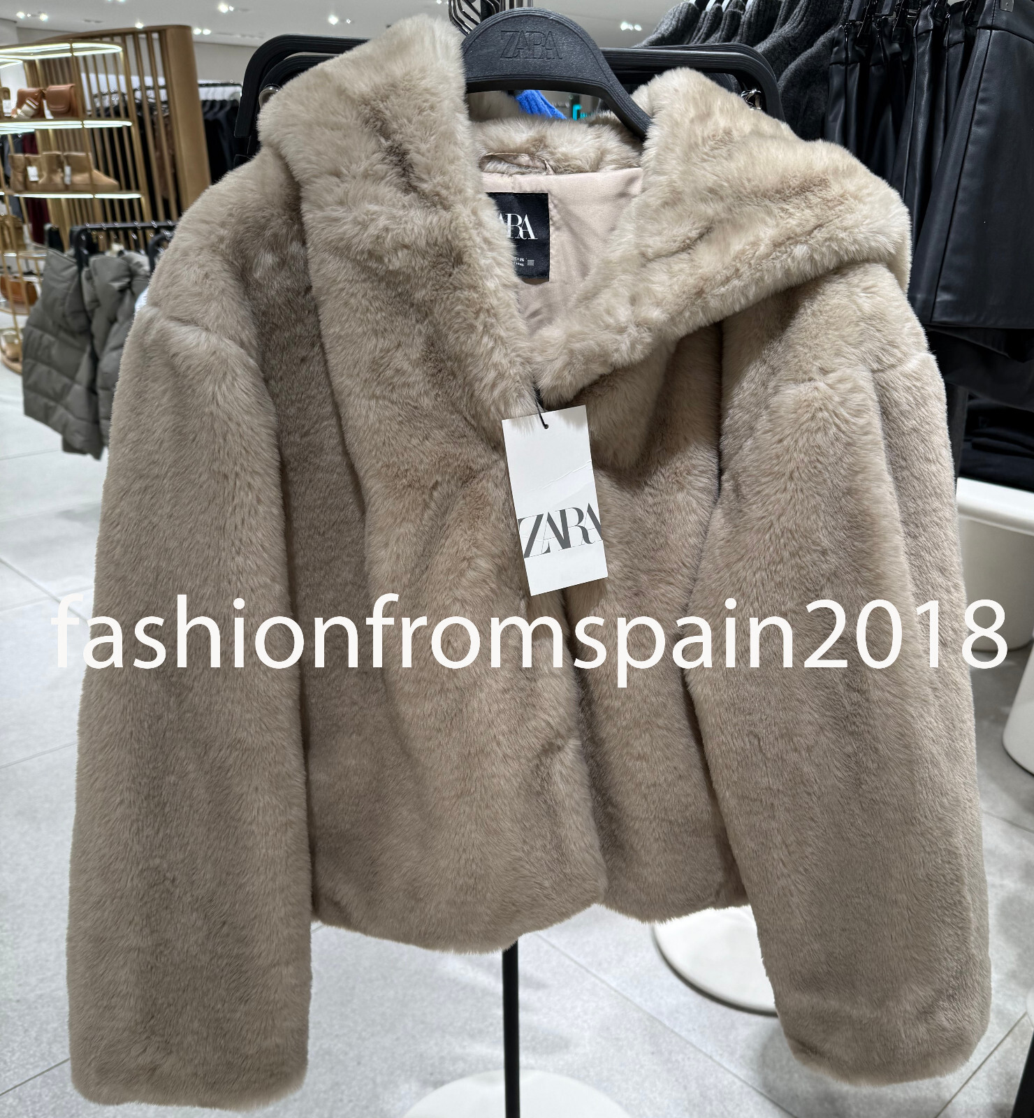 ZARA NEW WOMAN HOODED SHORT FAUX FUR COAT LIGHT CAMEL XS-XXL ZARA NEW WOMAN HOODED SHORT FAUX FUR COAT LIGHT CAMEL XS-XXL