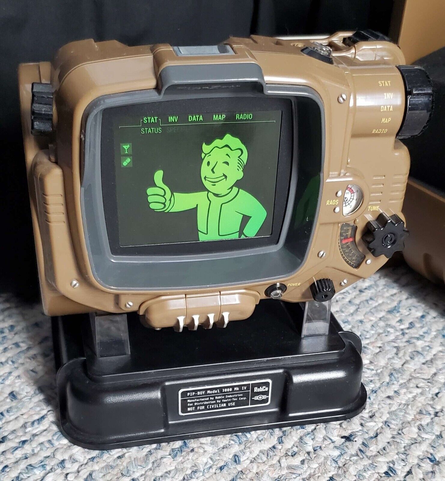 Fallout 4 Pip-Boy Model 3000 Mk IV Collector's Edition with Fallout 4 Pip-Boy Model 3000 Mk IV Collector's Edition with