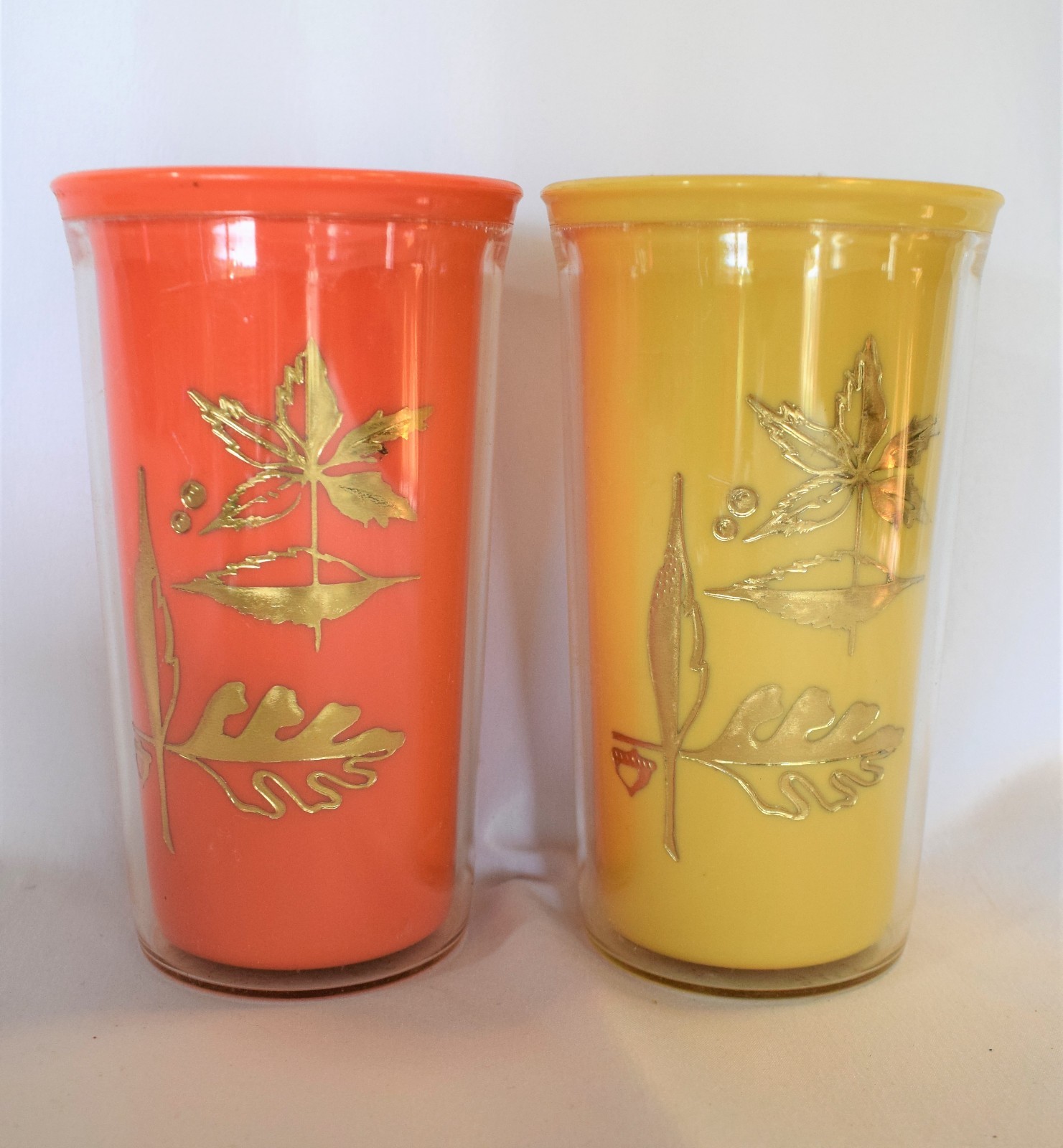 Vintage Lot / Set Mid-Century Plastic Cups / Tumblers / Mugs w/ Gold Flowers