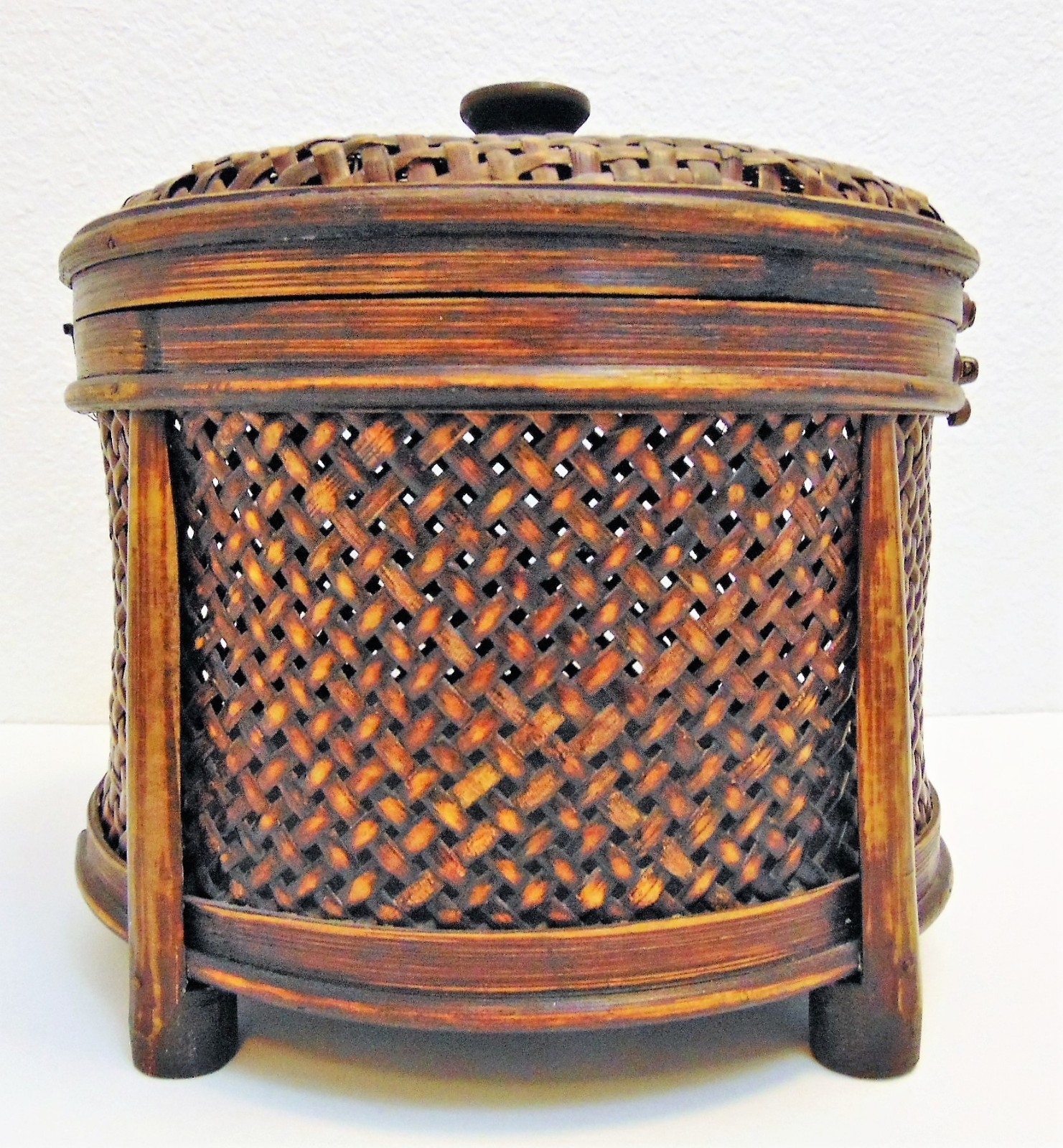 Round Wicker Hinged Basket Box Chest Storage Room Decor Old Style 8.6