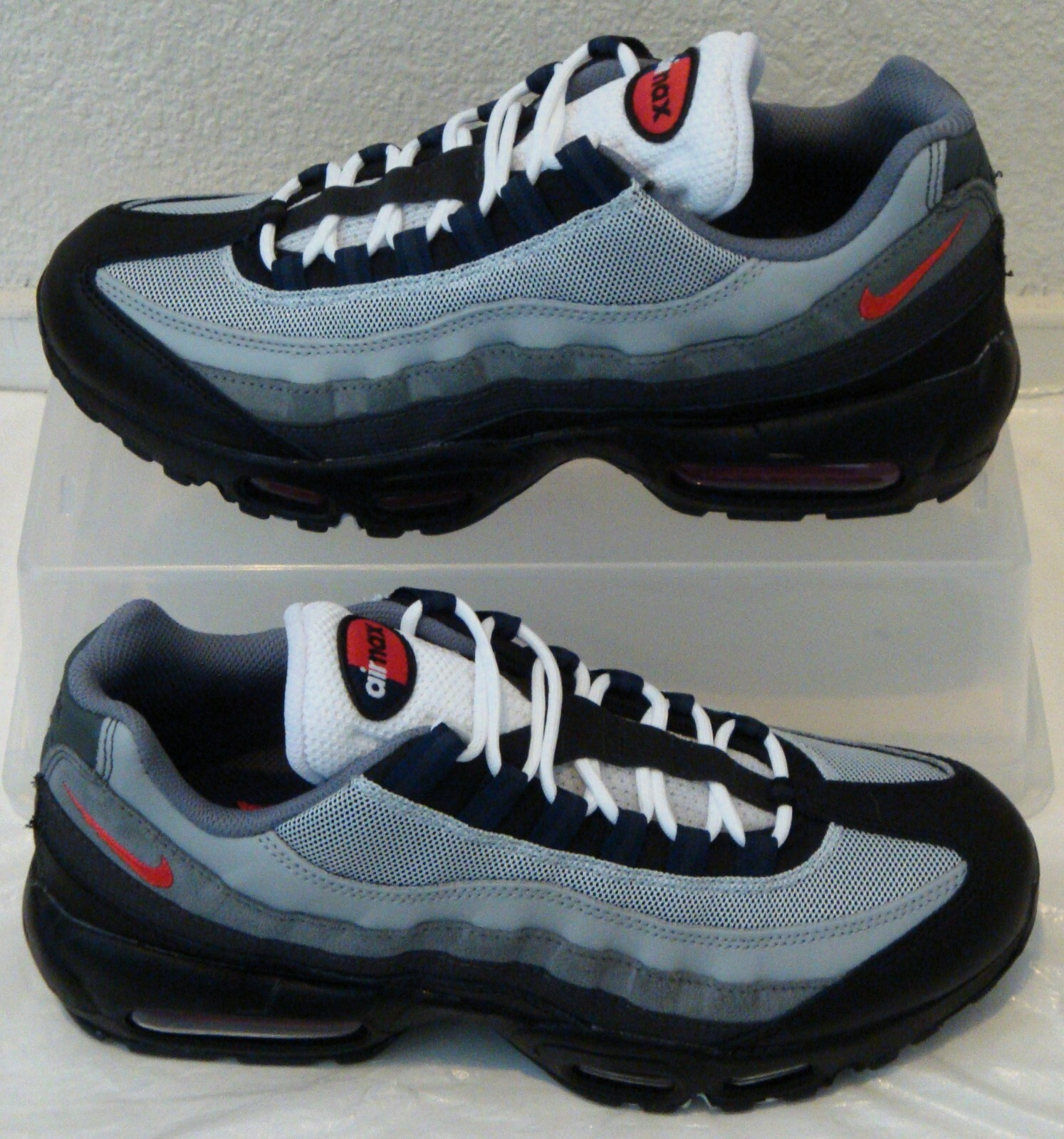 New Nike Air Max 95 Black Track Red Mens US Size 8 UK 7 EUR