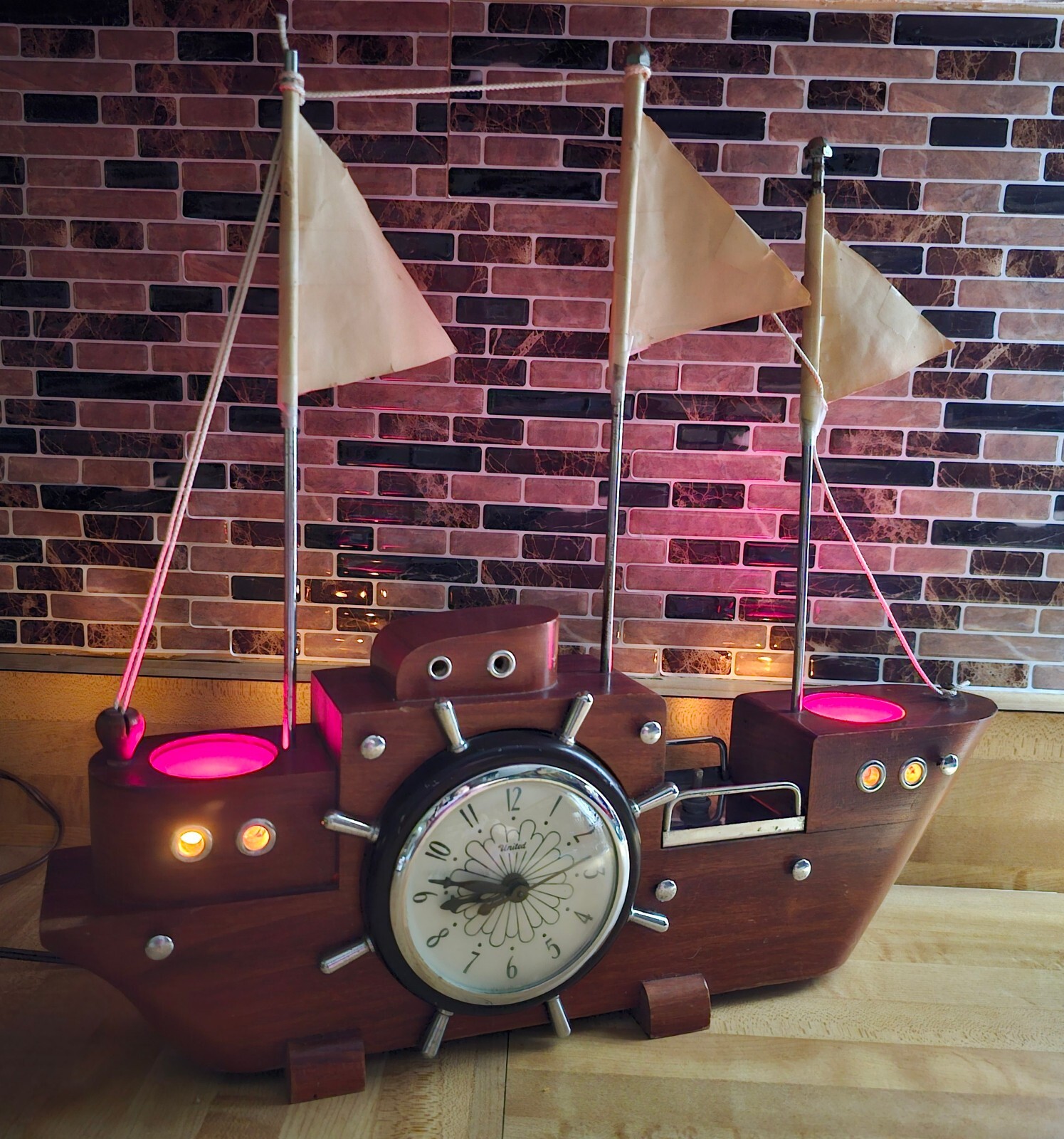 Vintage Electric United Ship Clock, WORKING Model 811