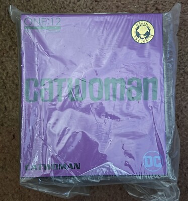 Mezco ONE:12 Catwoman Purple Suit Variant MDX Exclusive. New.