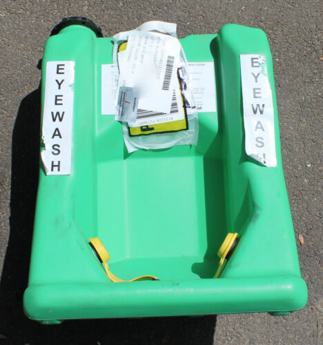 Portable Emergency Eye Wash Station, Government Surplus, First Aid