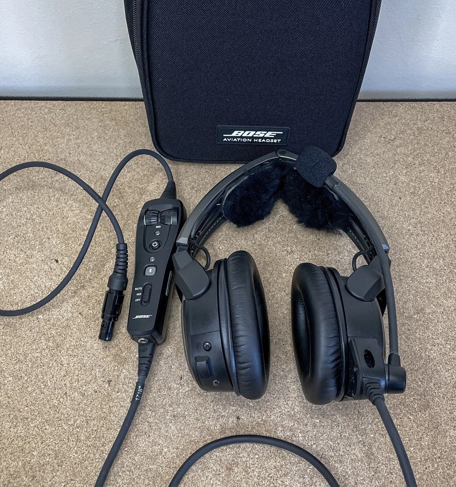 Bose A20 Aviation Headset with Bluetooth and Lemo 6-Pin