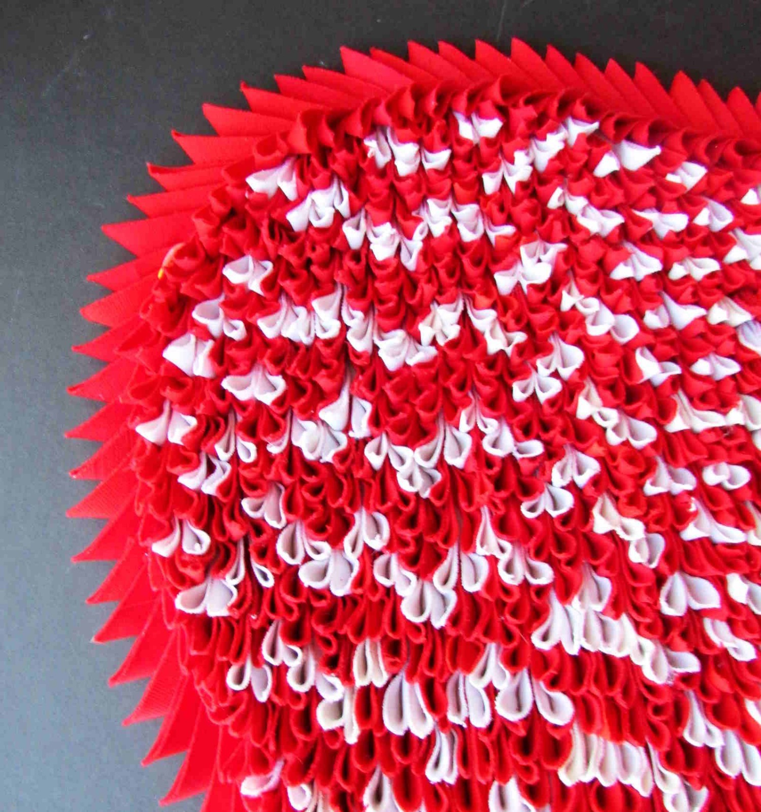 NEW Red & White Heart Shaped Hand Made Rag Rug 29x24
