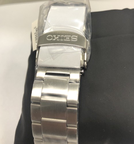 Pre-owned Seiko 5 Automatic Sports Green Dial Steel Bracelet Men's Watch Srpd61