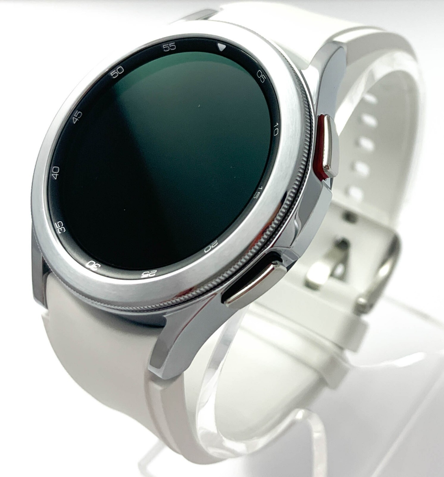 Samsung Galaxy Watch4 Classic SM-R880 Bluetooth/GPS SmartWatch 42mm - Silver Samsung Galaxy Watch4 Classic SM-R880 Bluetooth/GPS SmartWatch 42mm - Silver