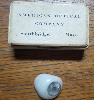 VINTAGE AMERICAN OPTICAL CO.   GLASS EYE~ORIGINAL BOX~AN EYE FOR AN EYE