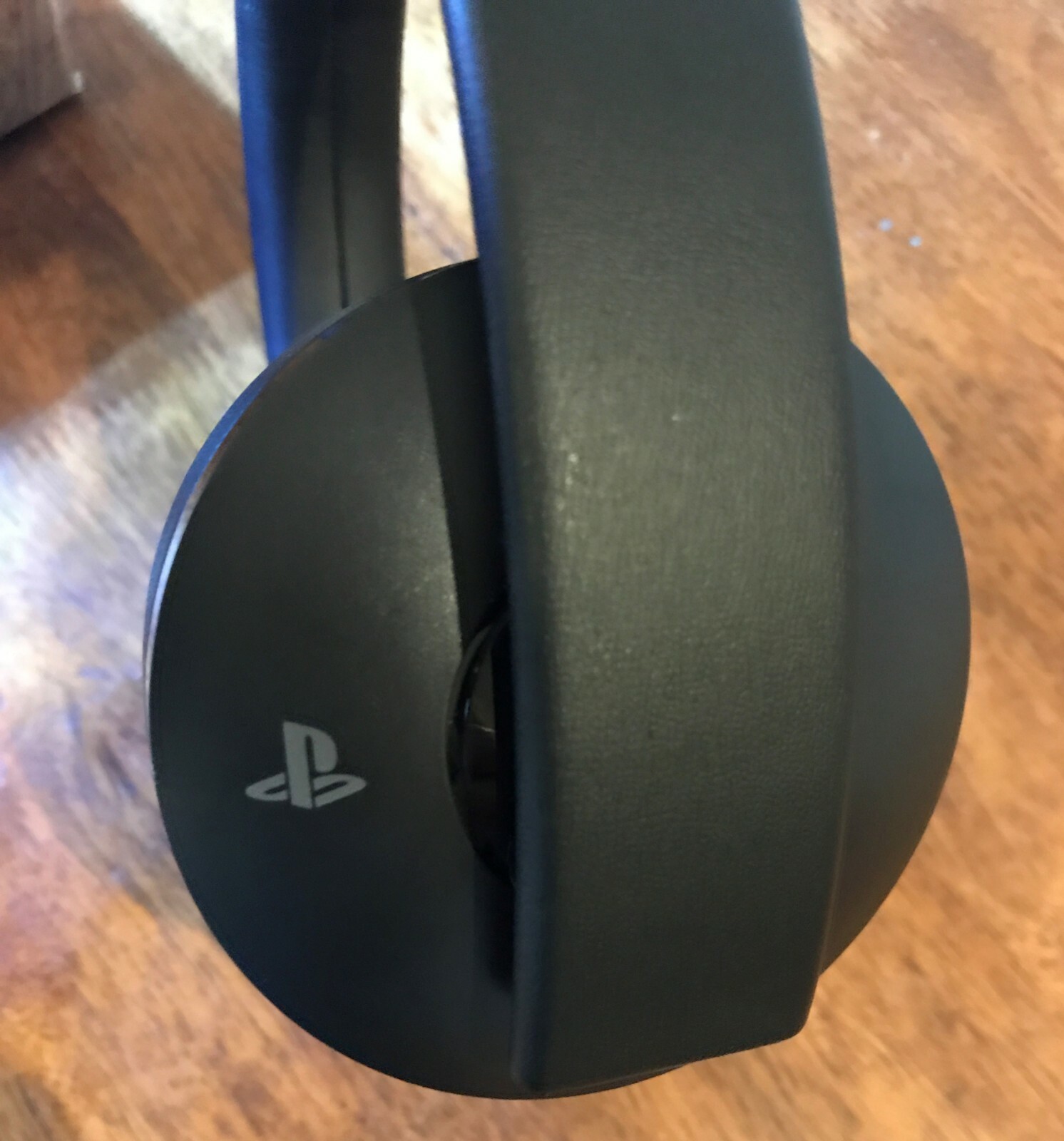 Sony PlayStation Gold Wireless Headset 7.1 Surround Sound PS4 New 2018 Version