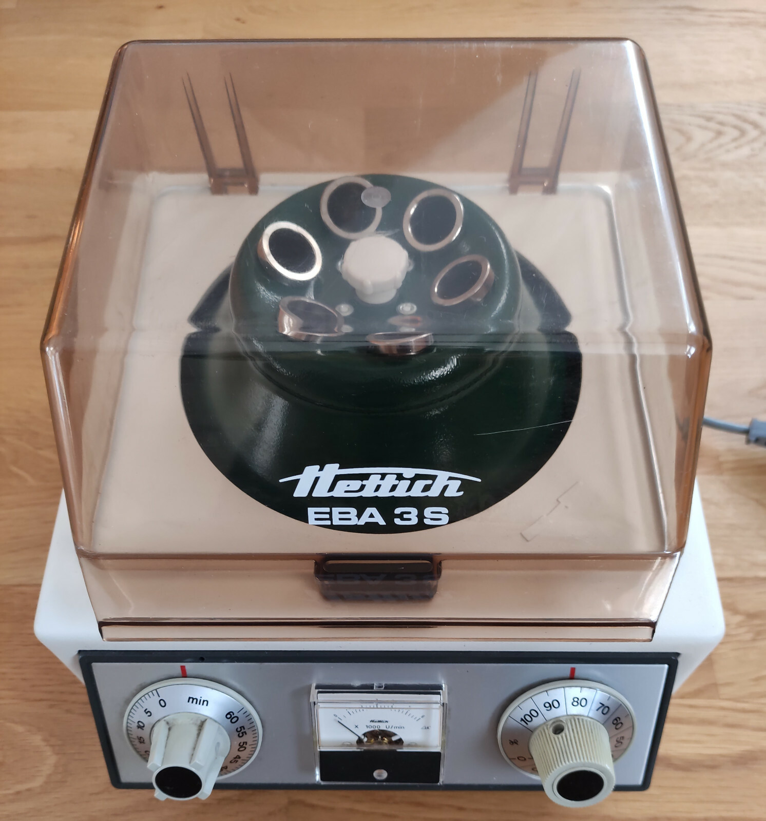 Hettich Zentrifuge EBA 3S mit extra Kohlestäben