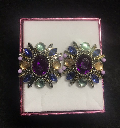 Vintage Gold Tone Rhinestone Earrings