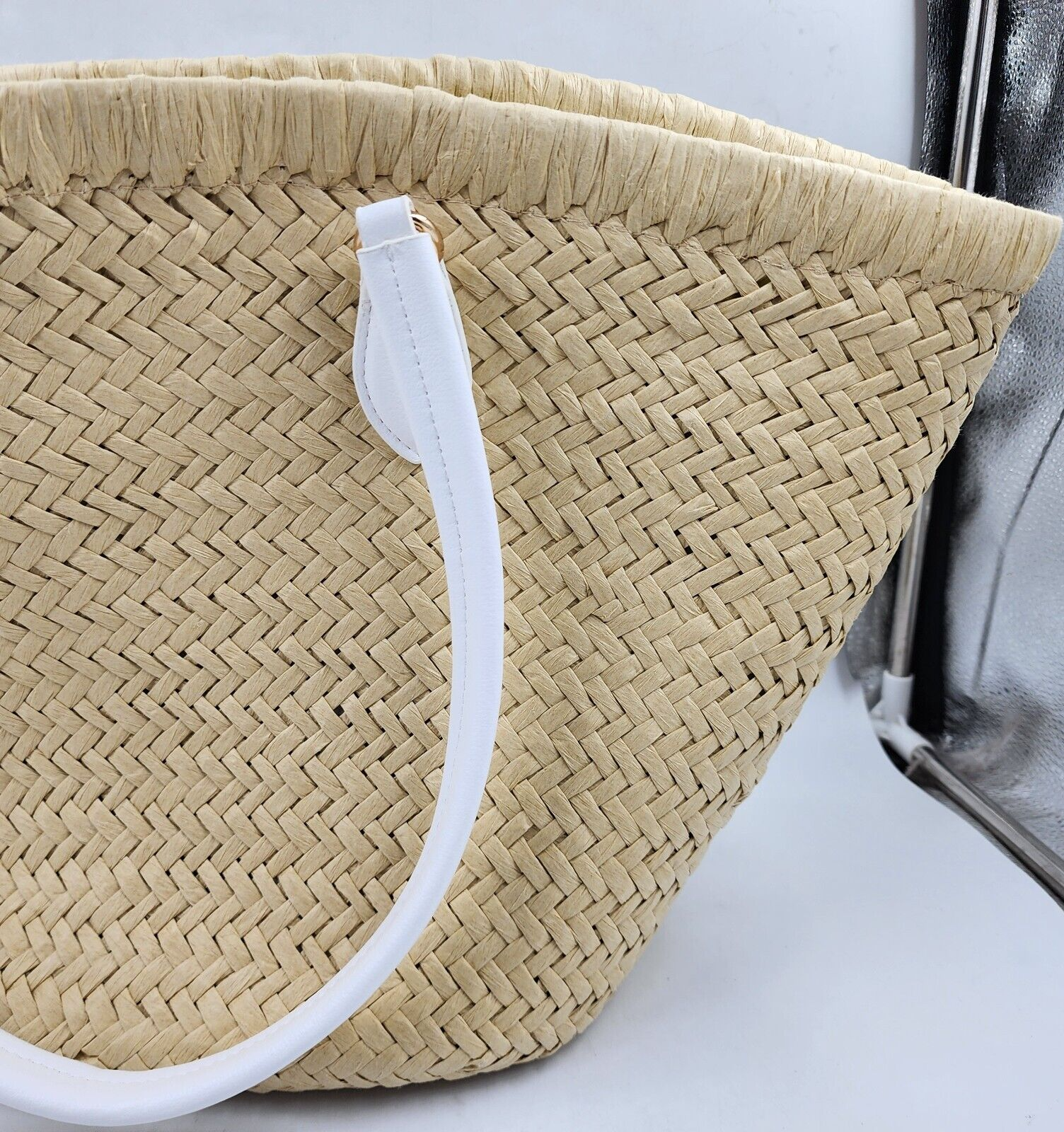 On 34th Isabellaa Straw Medium Drawstring Tote Bag Women's One Size Straw/White - Picture 11 of 14