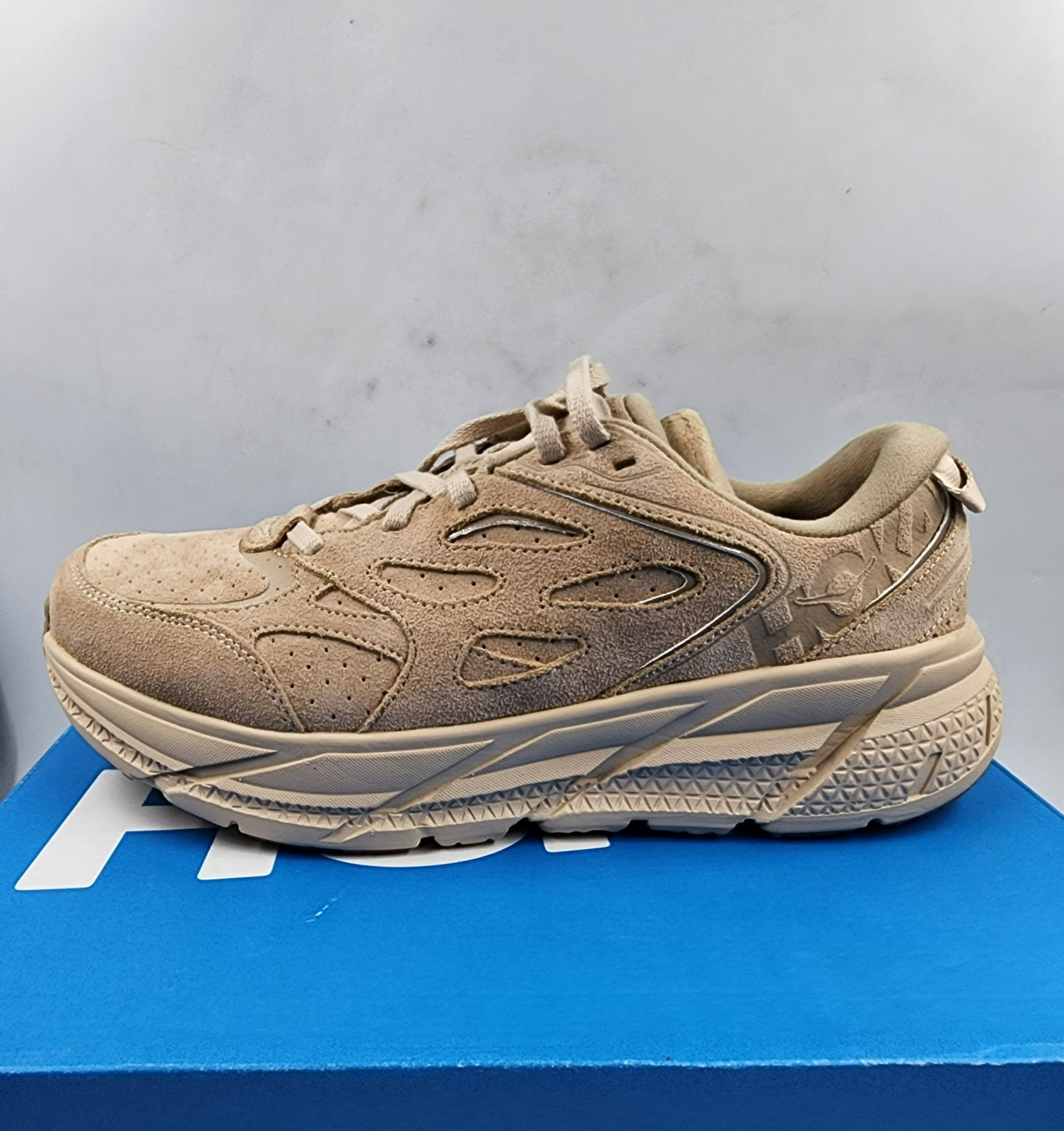 HOKA Clifton L Suede Low Top Sneakers Unisex 10W/9M Light Tan Round Toe Lace Up - Picture 8 of 19