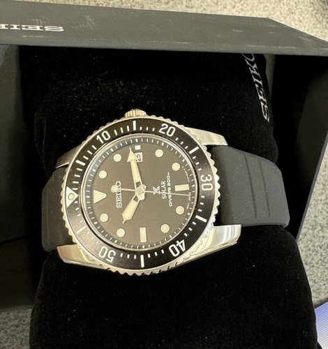 Pre-owned Seiko Men's Prospex Solar Black Silicon Band Divers Watch 38.5mm Size Sne573